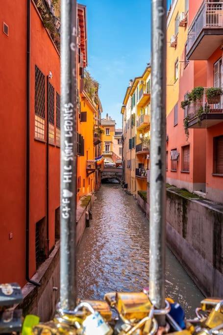 Sotto Le Due Torri 5* Daire Bolonya Dış mekan fotoğraf