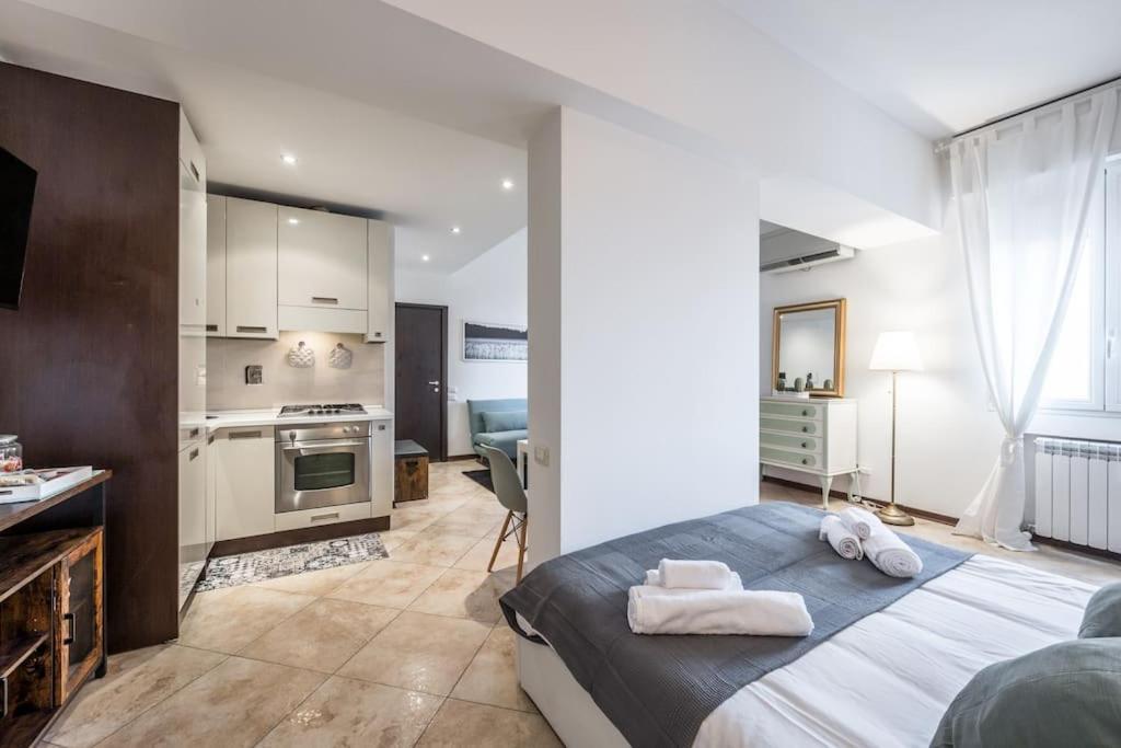 Sotto Le Due Torri 5* Daire Bolonya Dış mekan fotoğraf