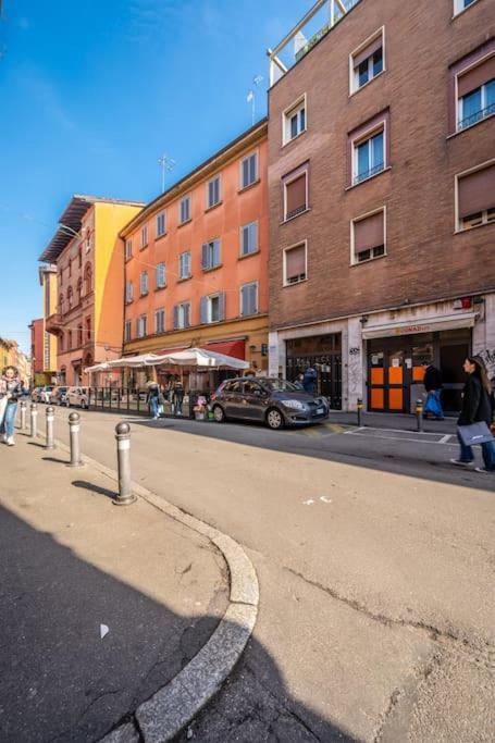 Sotto Le Due Torri 5* Daire Bolonya Dış mekan fotoğraf